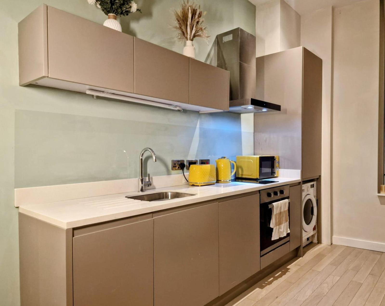Liverpool Gem: Cozy Studio Retreat מראה חיצוני תמונה
