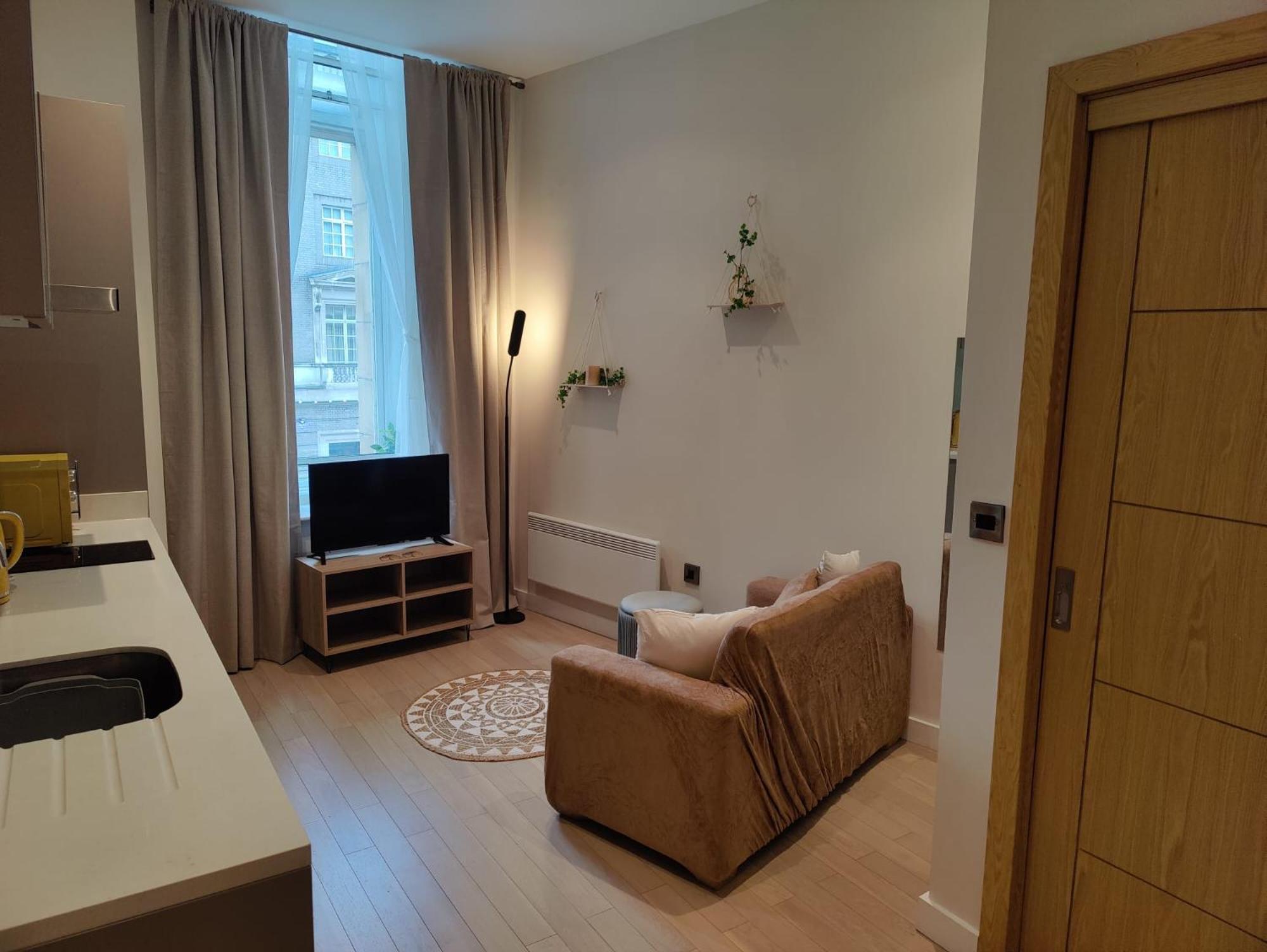 Liverpool Gem: Cozy Studio Retreat מראה חיצוני תמונה
